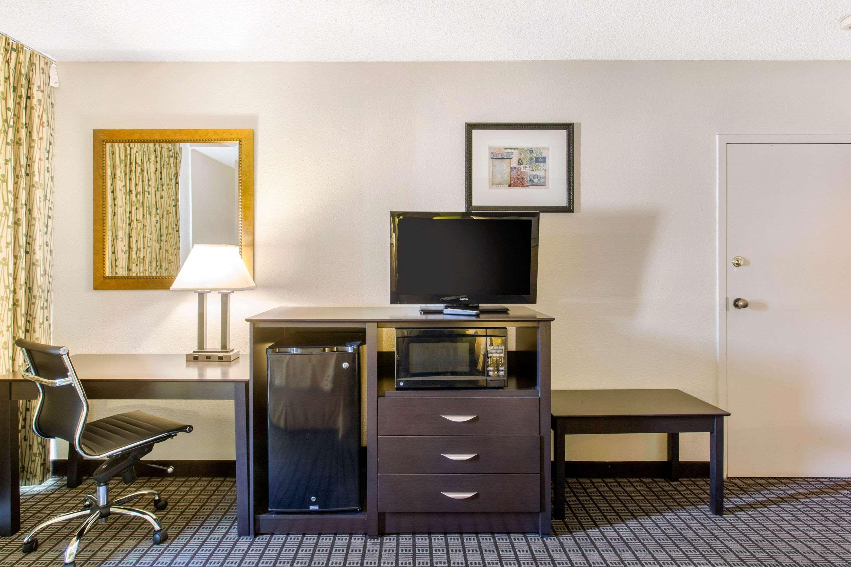 Quality Inn Stateline Wendover Buitenkant foto
