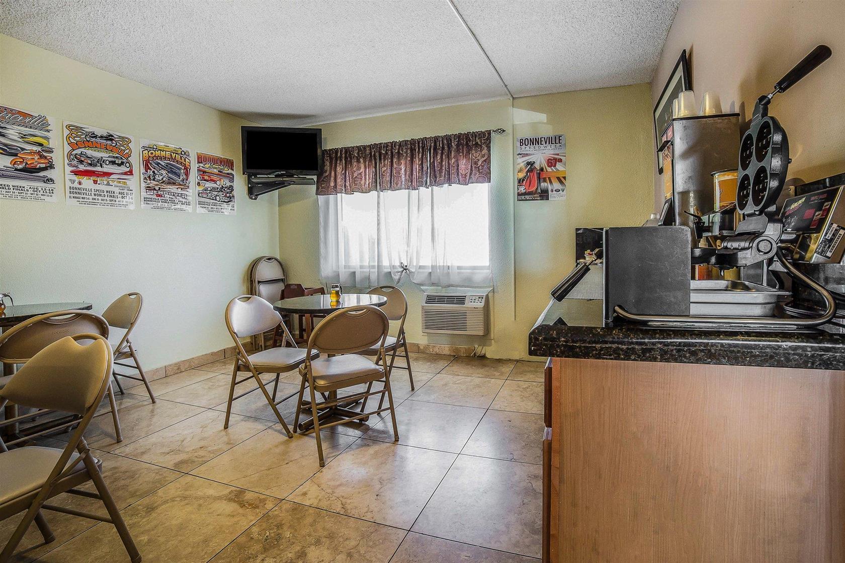 Quality Inn Stateline Wendover Buitenkant foto