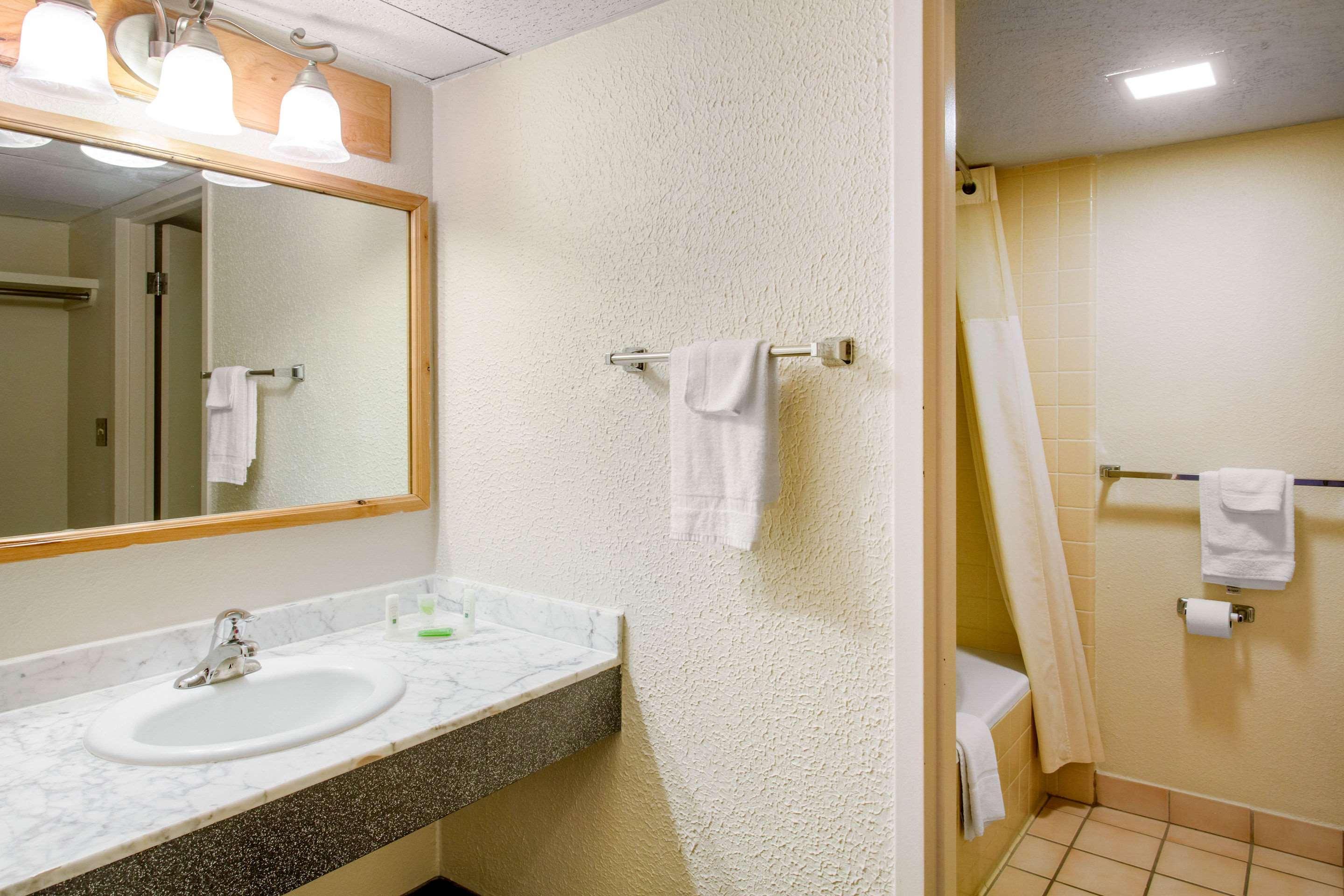 Quality Inn Stateline Wendover Buitenkant foto